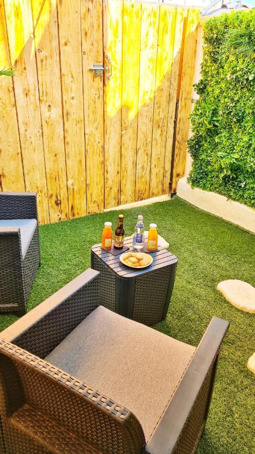 T2 Chambre Miroir Jardin Et Parking Prive Marsilia Exterior foto